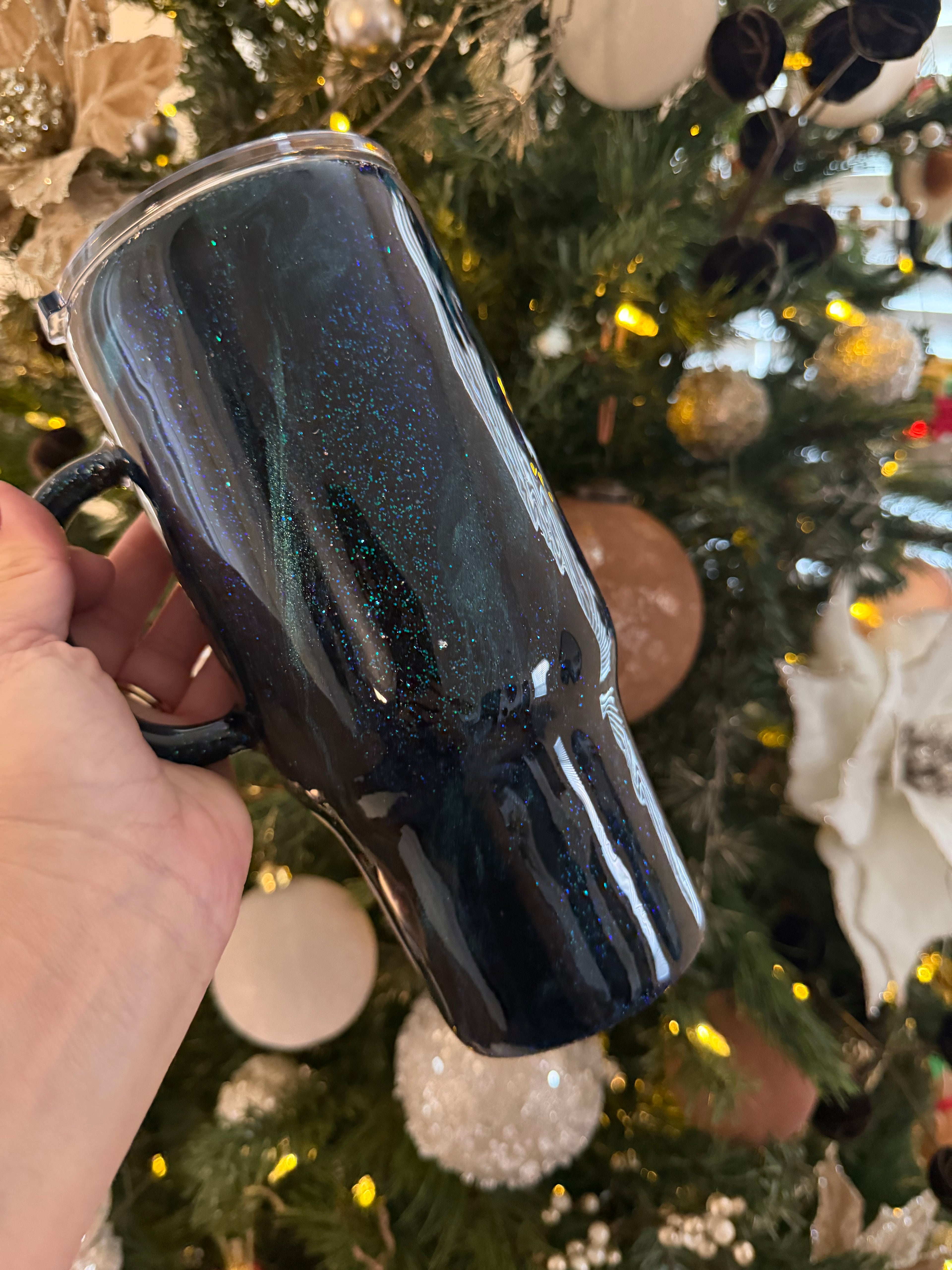 32oz Black mica/glitter beauty 🖤