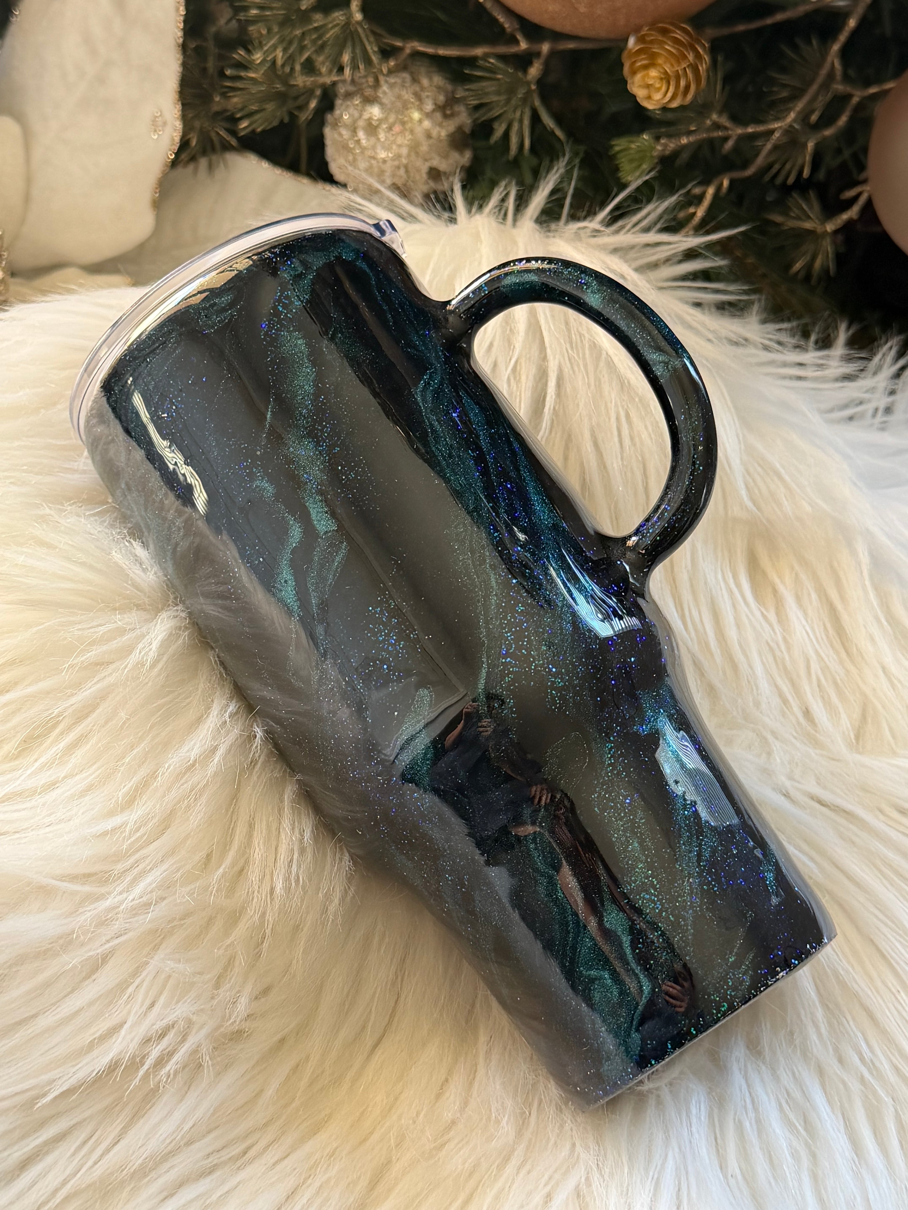 32oz Black mica/glitter beauty 🖤