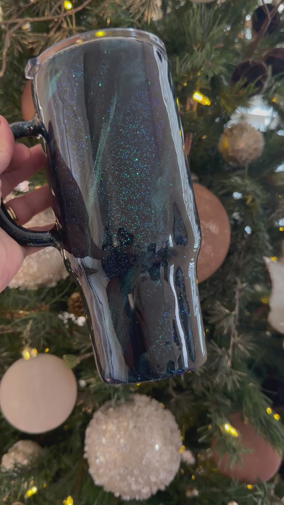 32oz Black mica/glitter beauty 🖤